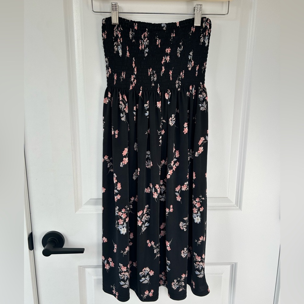 Lily Morgan Black Floral Smocked Strapless Dress
